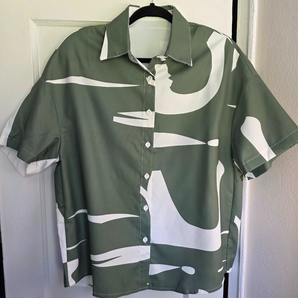 Green & White Boxy Short Sleeve Button Up